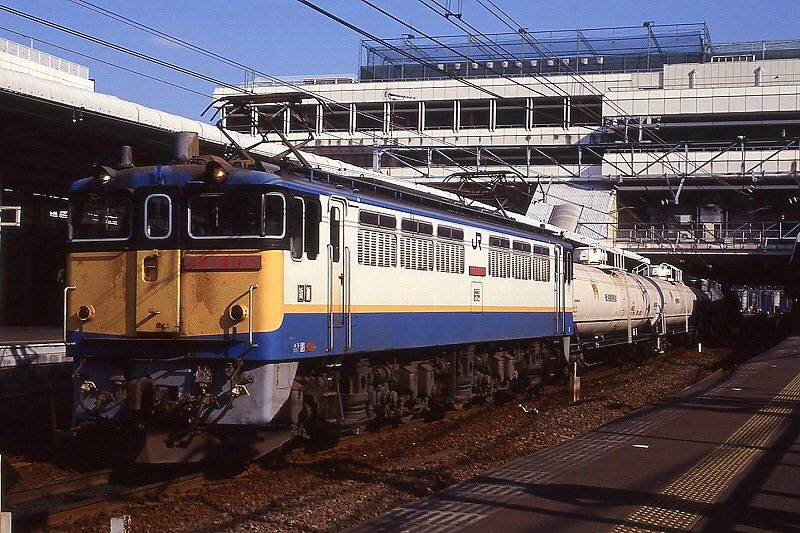みゆきページ 97年7月、大宮にて試験塗装EF65 1065牽引の化成品タキ。たしか川崎貨物