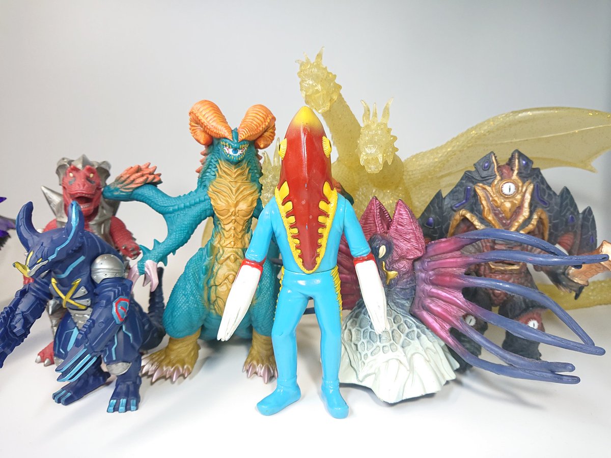 おしみ 千年竜王以外は300円以下とはいえ今週怪獣ソフビ買いすぎたな