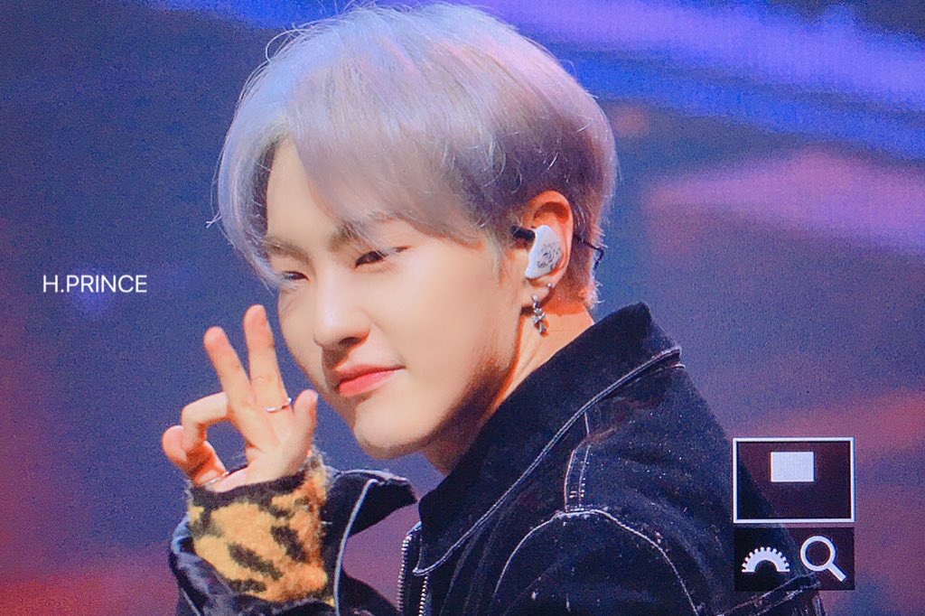H_PRINCE_KSY's tweet photo. 200202 콘 
#세븐틴 #SEVENTEEN 
#호시 #hoshi #권순영 https://t.co/ePyKqd09UM
