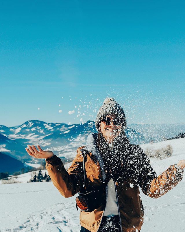 ❄️Let’s go! C’est parti pour quelques jour à la montagne, en famille🛷! Il est prévu un temps de folie!!☀️. Bon dimanche!!
{Bon bien sur cette photo n’est pas recente, il a fallu que je me trouve une combi chez les hommes pour pouvoir rentrer le bidou… ift.tt/3b4YVRi