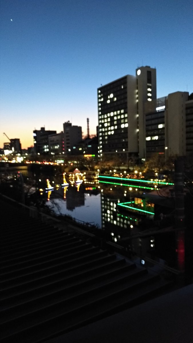 bluefixxer's tweet photo. Tokyo lights https://t.co/hHegBq3V3d