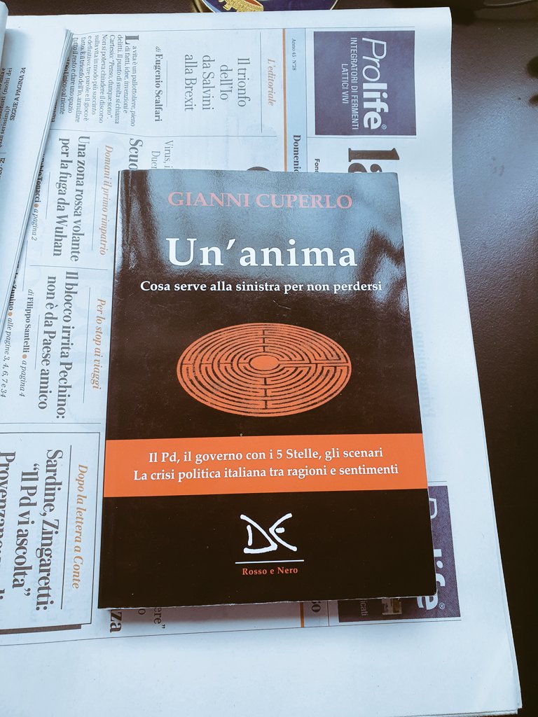 CSolfaroli's tweet photo. "Se invece di cercare di fare la storia, cercassimo semplicemente di essere responsabili per i singoli eventi che la compongono, forse non ci renderemmo ridicoli." #Unanima @DonzelliEditore @giannicuperlo https://t.co/x7lPO3BEXa