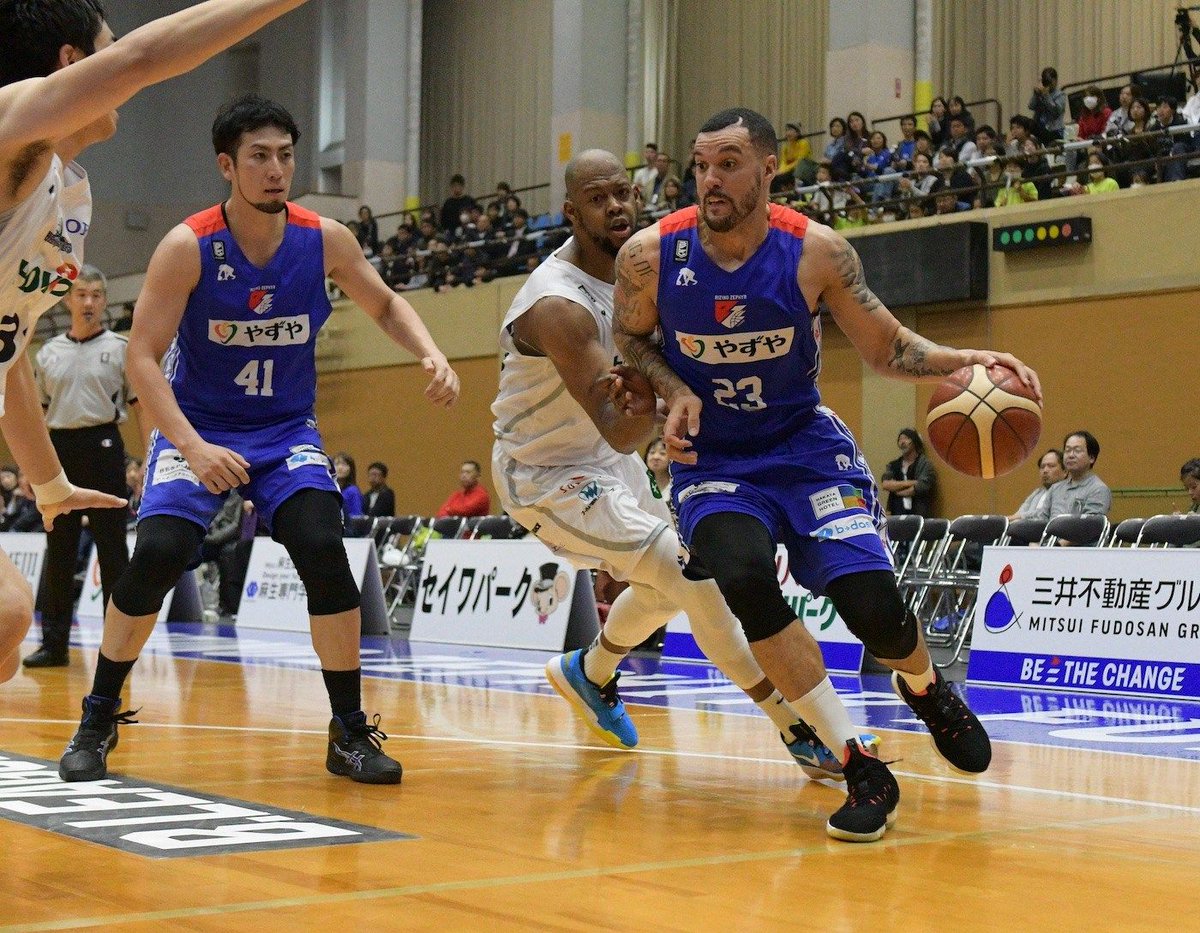 FukuokaNow's tweet photo. Under their new slogan “ReRIZE” team Rizing Zephyr aims to qualify for the playoffs in April. See them on their home court! https://t.co/gK6WdgvcD8 #playoff #basketboll #fukuoka #rizingzephyr https://t.co/Kpz9ssLuNA