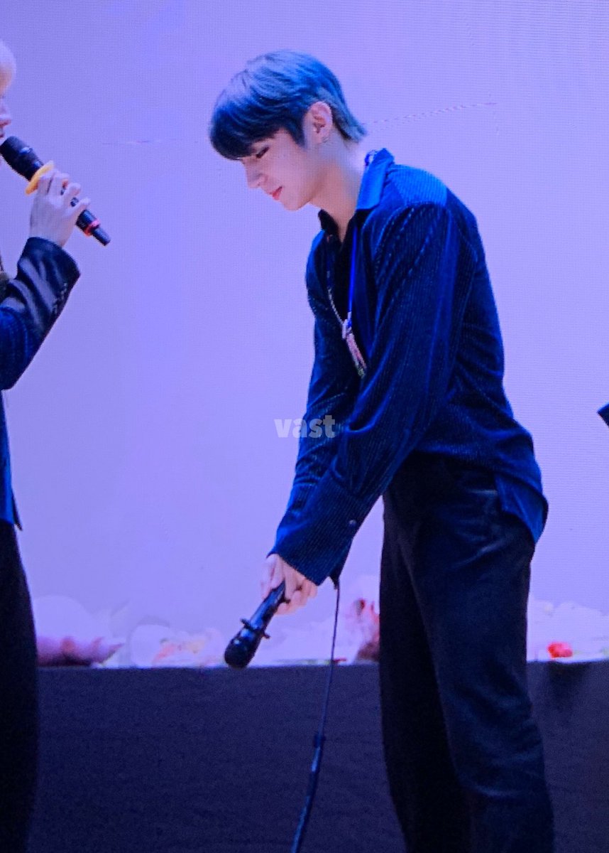 vast0731's tweet photo. 200202 비트로드 팬싸 preview 

골프 치는 성윤이🥰

 #골든차일드 #와이 #최성윤 #성윤 
 #Golden_Child  #Y #SungYoon
 #ソンユン #ワイ https://t.co/sC7Cyi17p4