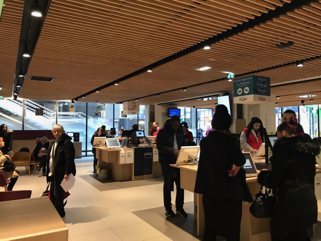 L'Espace Service de Paris Montparnasse fait peau neuve et aujourd'hui c'est la 5ème gare parisienne équipée du Libre Service Accompagné 👍 plus simple, plus fluide ! Rdv dans une 15 quinzaine de jrs pour la fin des travaux <a href="/TGVINOUI/">TGV INOUI</a> <a href="/ibascou/">I Bascou</a> <a href="/cgodin/">Cecille Godin</a> <a href="/Franck02138/">Franck Dubourdieu</a> <a href="/EdithBlot/">Blot Edith</a>