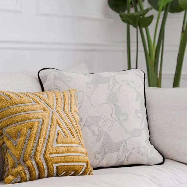 novacasajo's tweet image. Golden Vibes | the perfect design cushions for a winter salon with a lot of style.
#kainternational #fabrics #home #design #cushions #interior