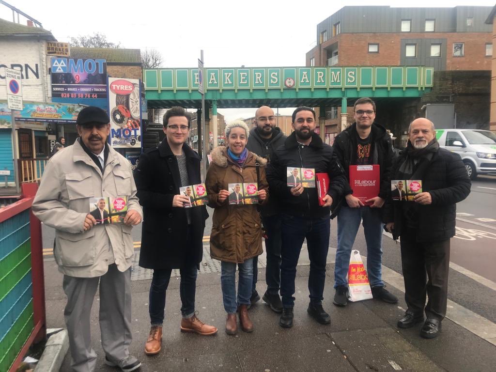 WFLabourParty's tweet photo. Local Cllrs & activists have been out this morning talking to residents about how @SadiqKhan has been #StandingupforLondon and why they should re elect him on May 7th 🌹 #Sadiq2020 https://t.co/0ujIPAQv5g