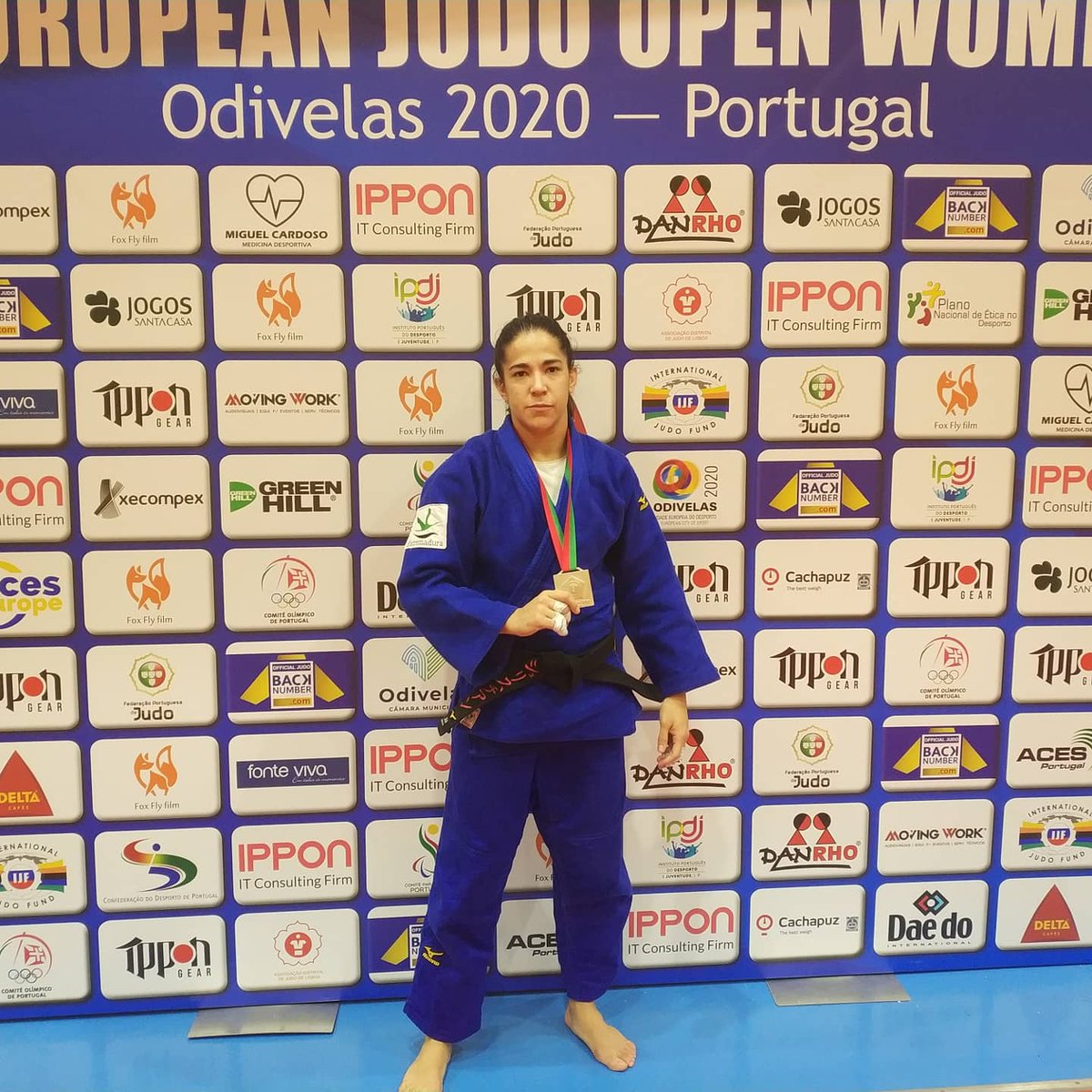 CrisCabanaP's tweet photo. PLATA en #EuropeanOpenOdivelas2020 💥💪🏾🇪🇦🇵🇹 #JudoOdivelas2020 #JudoEspaña #JudoStabiaMérida #SomosJudoEspaña #JudoCARMadrid #MarcaExtremadura #FundaciónJyD #SomosDeporte #MujeresHastaLaCima #DynamixNutrición #FuelForBalanceLife #FormDepor https://t.co/CLpDYCSFPY