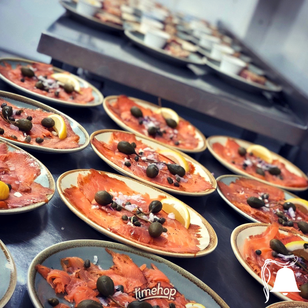 bellsapperton's tweet photo. We pride ourselves on delivering friendly and relaxed service with hearty, traditional food prepared with fresh ingredients, respect for the produce and a smattering of magic from the chefs 👨‍🍳 #bell #pub #food #cotswolds #chef #goodfood https://t.co/iNdq9Te5so