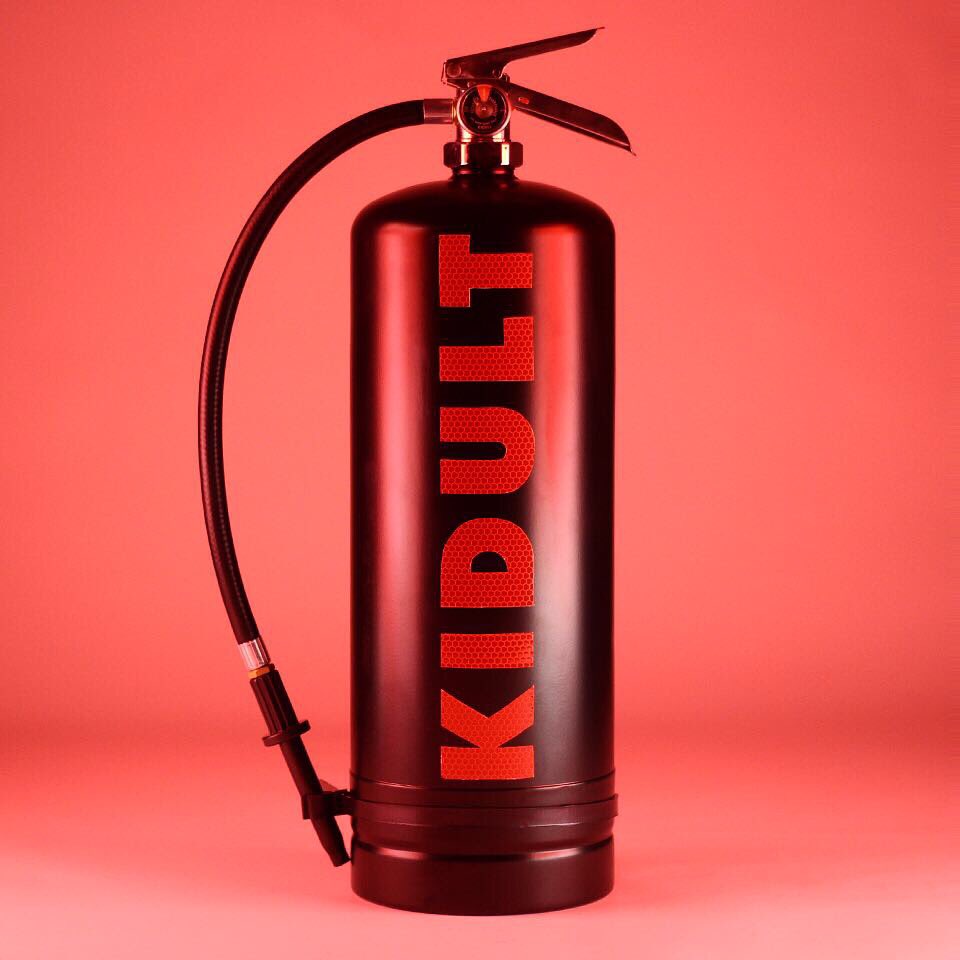 ShowTrialStudio's tweet image. Storefront extinguisher graffiti by Kidult @therealkidult #fontsunday @designmuseum #windowlettering