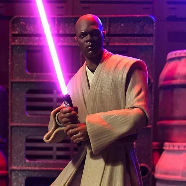StarWarsTBS's tweet photo. Jedi Party Pooper...
📸: @chevy2who 💥👌🏻💥
#thispartyisover #macewindu #masterwindu #theforce #jedimaster #samuelljackson #starwars #starwarstheblackseries #starwarsblackseries #blackseries6inch #starwars6inch #starwarstoys #lucasfilm #hasbro #hasbropul… https://t.co/erwcPwH62Y https://t.co/8QgDFYGHhB