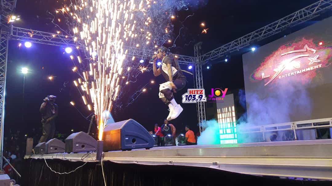 KuamiEugene's tweet photo. Real Quick. I say thank you to everyone that wished me a happy birthday yesterday and God bless everyone who came around to help me make the #FadamaBoyConcert Possible. To every musician that came around yesterday. I say thank you to you all . Together Higher We Go 🙌🏾 https://t.co/xnHntsTt5h