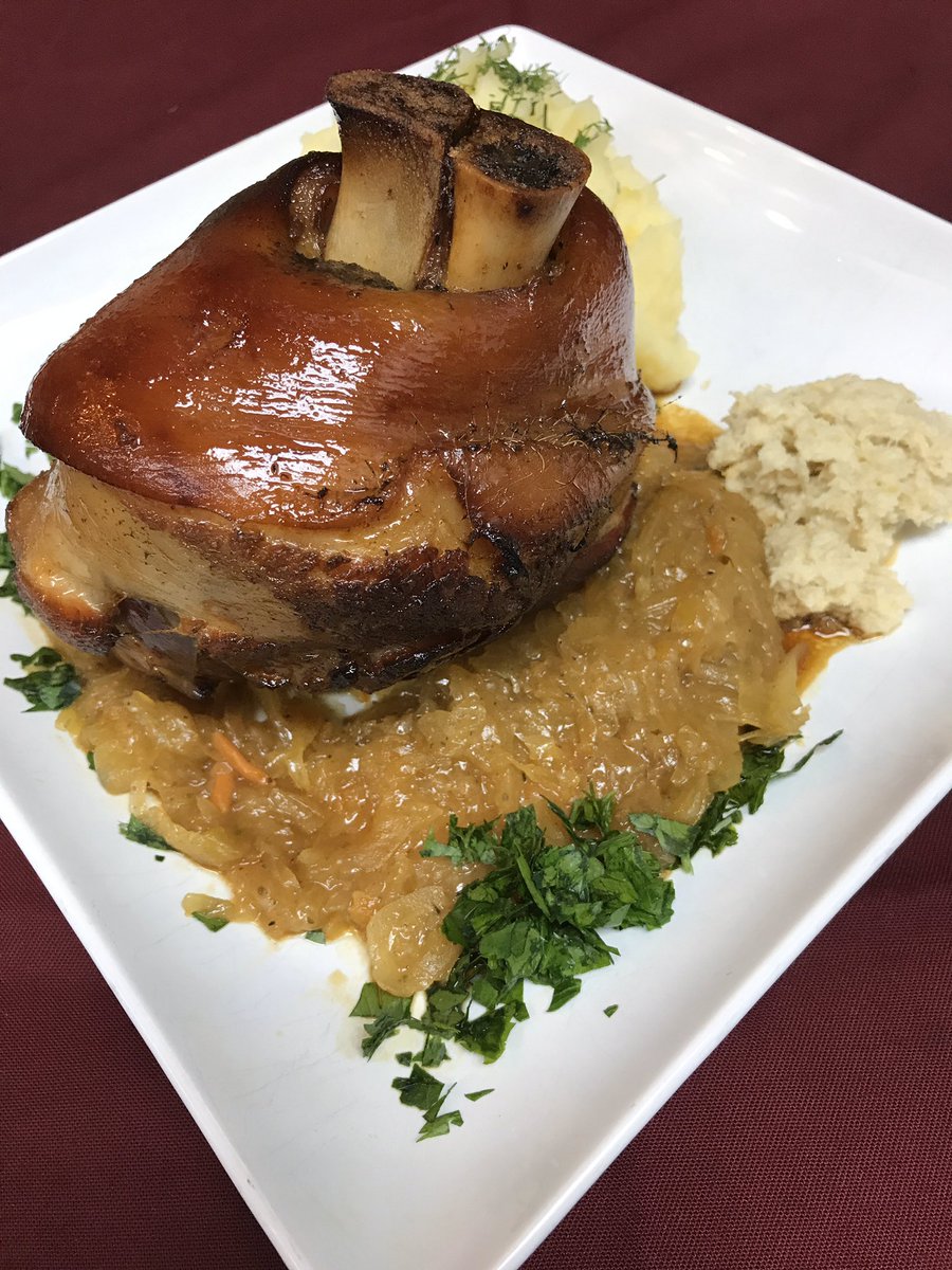 Staropolska252's tweet photo. If pork is your thing, we have Ham Hocks baked in beer. Melt in you mouth tender meat, crispy, crunch skin. @Staropolska252 #hamhock #beer #feeds2 #pork #ilovepolishfood #yummy #littlepoland #newbritain https://t.co/FvhuudoNUO
