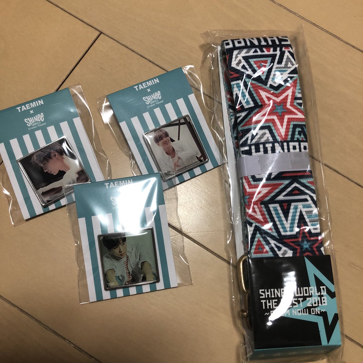shinee48114's tweet photo. ラッキーボックス　交換

譲 
画像のもの

求
優先
ピンバッジ(キー、テミン)
ワッペンキーホルダー(キー)
DDD ポーチ

ジョンヒョン　テミン　キー　shineeグッズ
その他、何でも検討致しますのでお気軽にお声掛けください
郵送、大阪、兵庫での手渡しも可能
リプ、DMお願いします
#shinee #LuckyBox https://t.co/MrFYja0FiY