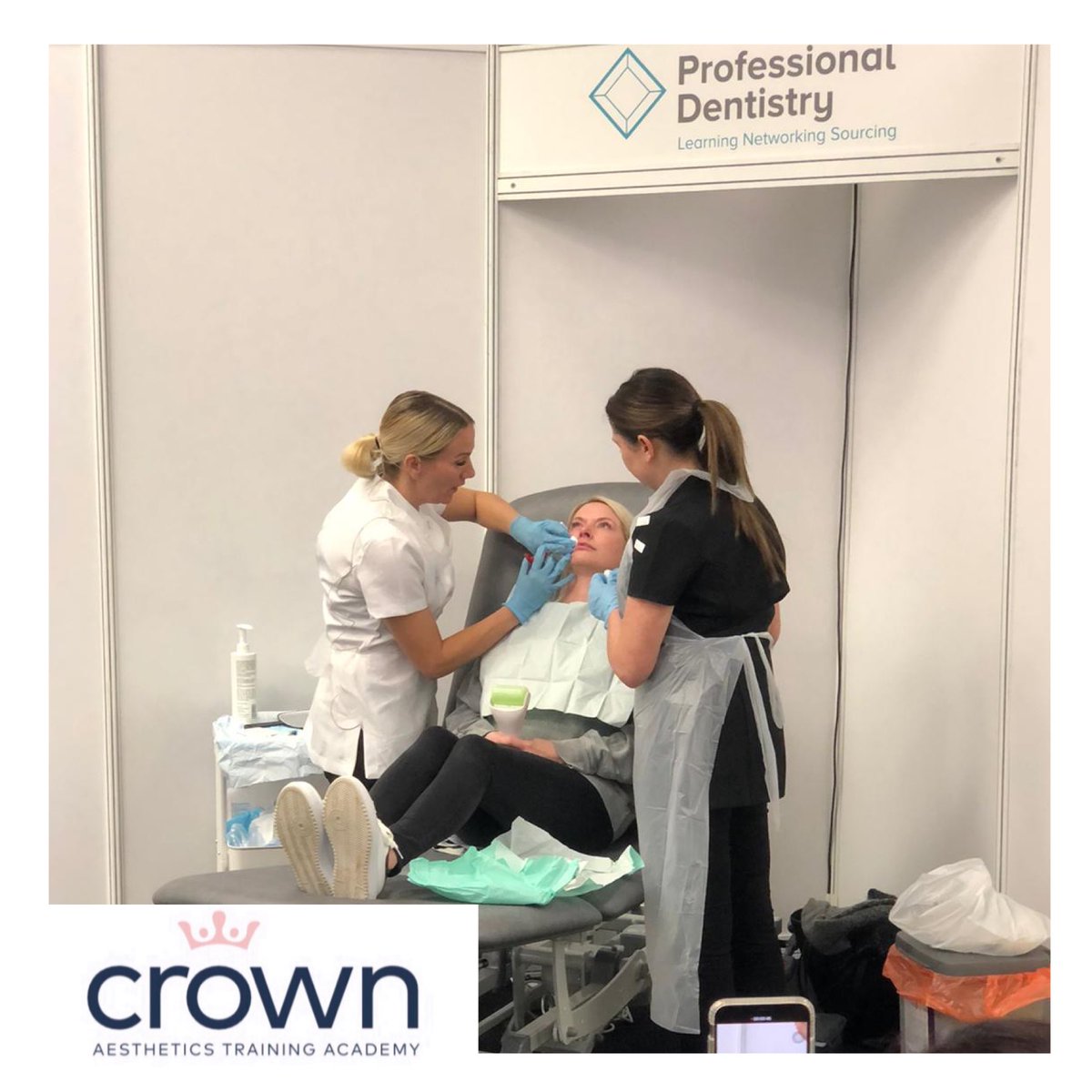 TrainingCrown's tweet image. What a busy, amazing weekend we had at @Pro_Dentistry. Two live demonstrations: Lip Dermal Filler &amp;amp; Non Surgical Rhinoplasty. Now it’s time to get back to training #prodentistry20 #dentisttraining #aestheticstraining #nurse #dermalfillertraining #dentist #midwife #CPD