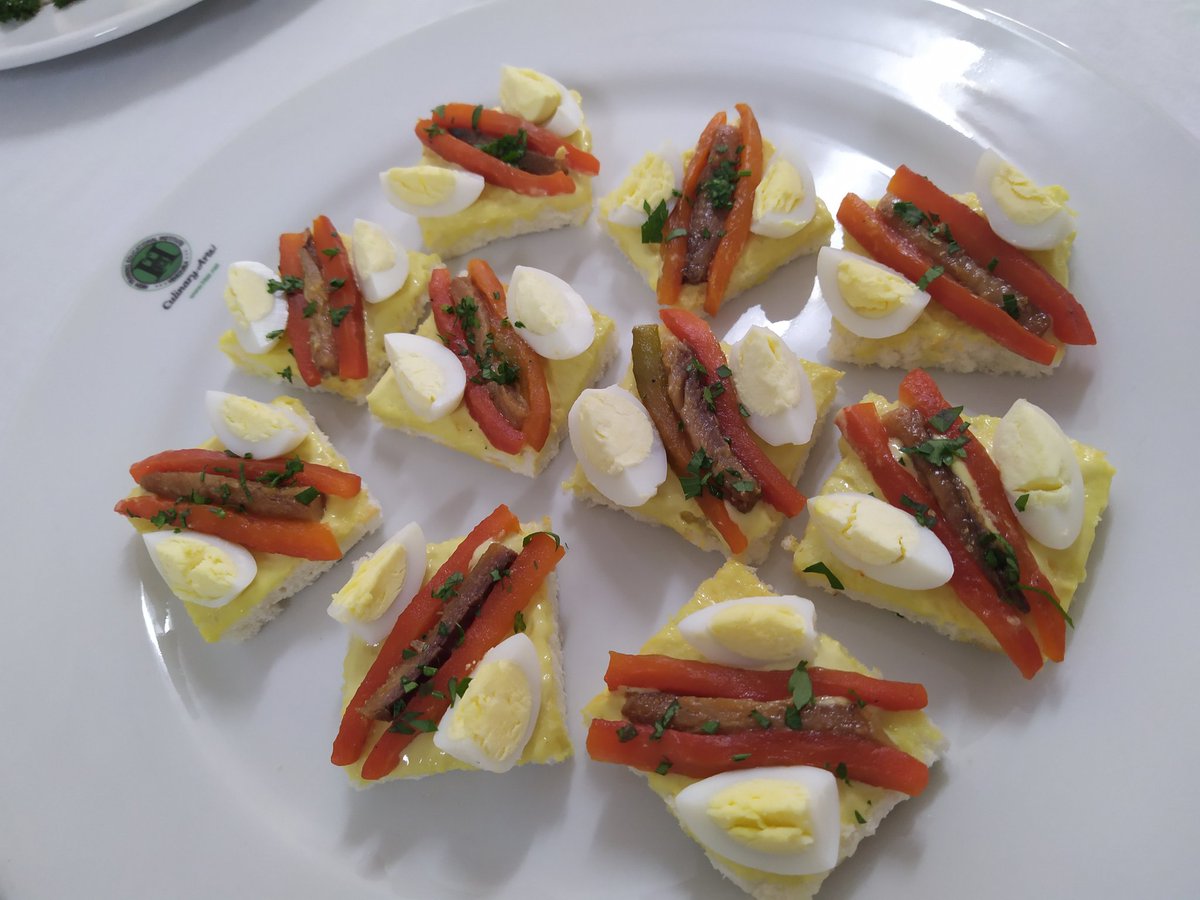 M_TRUCUTRU's tweet photo. #PintoFotografia #yosoyfotografo #Fotogaleria #photoshop #pursuitofportraits #portraitphotography #shooting #live #happy #htei #comida #food #chef #international @institutohtei #canapés https://t.co/WZMUqZqgG3