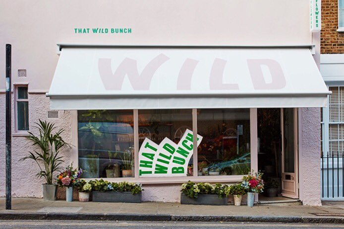 lorenamassacane's tweet photo. That Wild Bunch window display / London, Islington
#FontSunday @DesignMuseum
#WindowFonts https://t.co/ceCYQzmLPb