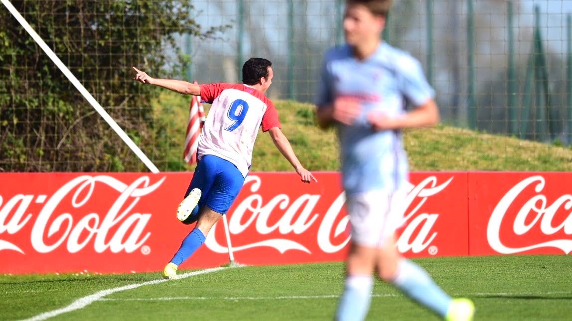 RealSporting's tweet photo. ⏹ FINAL | 

👉 Juvenil A 1-1 @RCCelta 

⚽️ Álvaro Santamaría

🔝 ¡Partidazo guajes! 👏👏

🔴⚪️ #MareoEsFútbol 🔴⚪️ https://t.co/mbdKdmqFEh