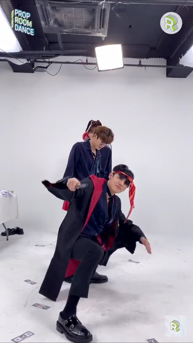choicelate's tweet photo. @ROLLING_KPOP @official_ACE7 Chan became Harry Potter and put the tie on his head. And it looked like Turkish uncles dancing at weddings. This part was both sweet and funny. I loved it a lot. #ROLLINGxACE https://t.co/bLluvJsYjv
