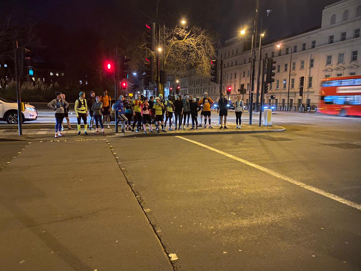 LdnTubeRun's tweet image. Waiting patiently.... Is it just us or does the green Man take longer to come on at night? #nightrun #runlondon #marathontraining #ukrunchat #LondonMarathon