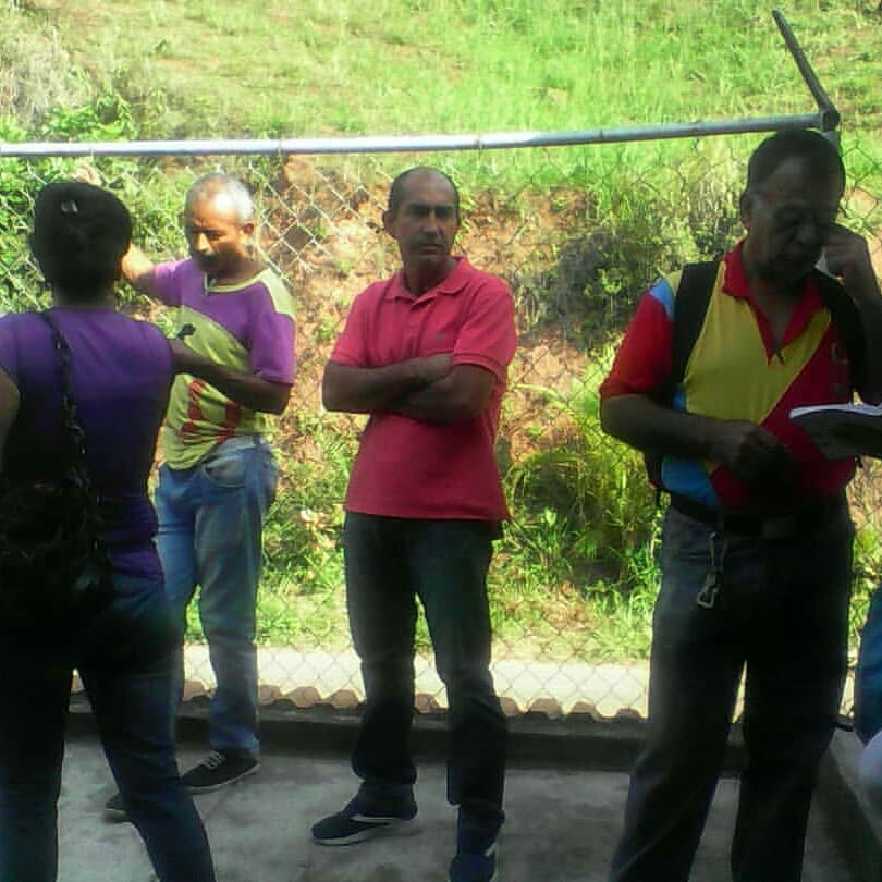 ASeboruco's tweet photo. Activo proceso de Carnetizacion de nuevos militantes del PSUV, sector Las Talas Aldeas Cuchilla de Cristales
#soypsuv
#PSUV
#carnetizacion @PSUVTachira @PartidoPSUV @JuntosXTachira @GMAS_Tachira @ClapEsTachira @charlychaves @jesusfaratro @FreddyBernal https://t.co/zUyih5mb3B