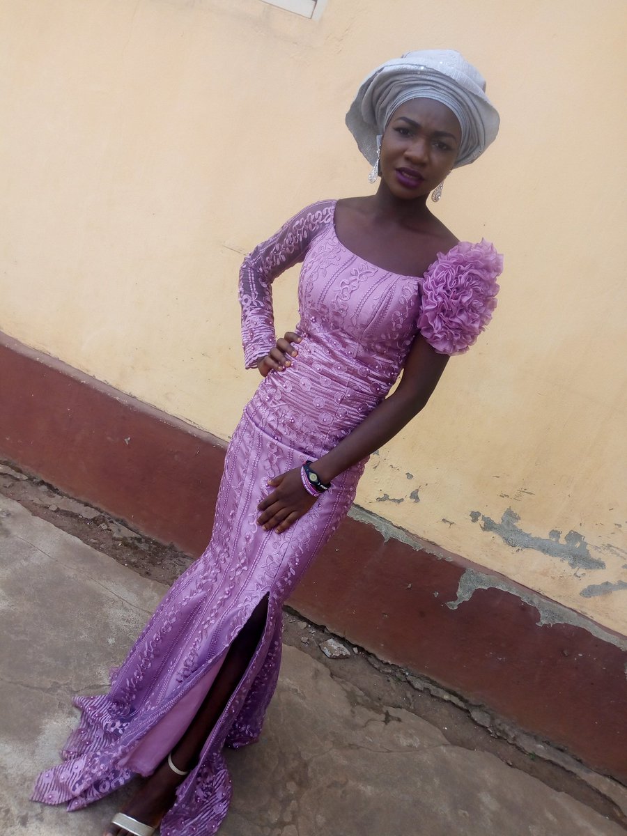 A six pieces front slit gown with ruffle sleeve 😘😘😘