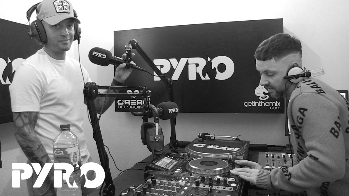 AntonioPyro's tweet photo. #EvilB @BLive & @Voltage_Drums on @PyroRadio 📹 🔊 👀 #PyroRadio #KeepItPyro
https://t.co/tvpy6mmQp3 https://t.co/n8p9TlZ8Pg