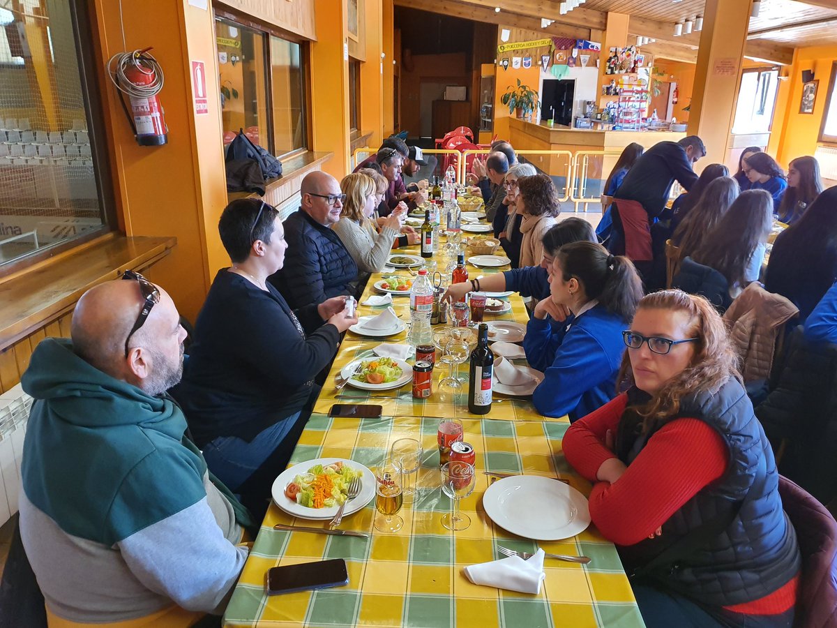 aebellsport's tweet photo. #aebff #aeb0202 Avui les cadets i les juvenils visiten Puigcerdà. https://t.co/KBfpOFiWi2