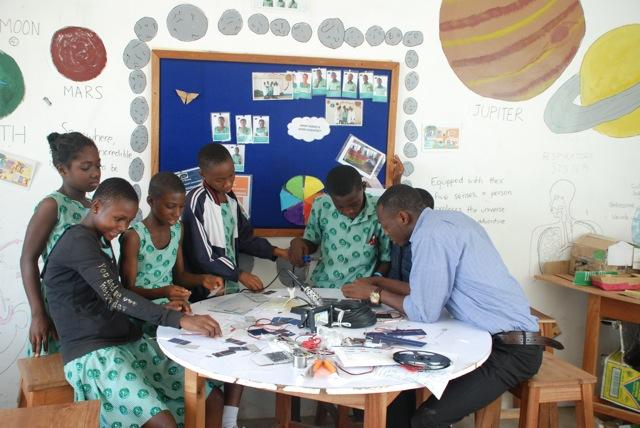 KingSpicex's tweet photo. Lab_13 Ghana offered me my first job after national service. 

I taught practical science to young students in Bosomtwe district and I am eternally grateful for the experience, friends and lessons I learnt at post. 

Grateful. 
So grateful 🙏🏿 
@IgniteFutures @lightyear_fdn https://t.co/15iWDZPqke