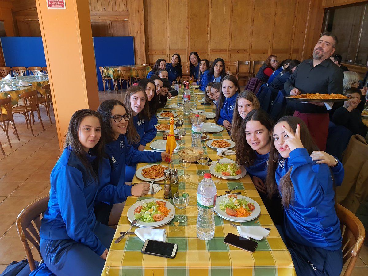 aebellsport's tweet photo. #aebff #aeb0202 Avui les cadets i les juvenils visiten Puigcerdà. https://t.co/KBfpOFiWi2