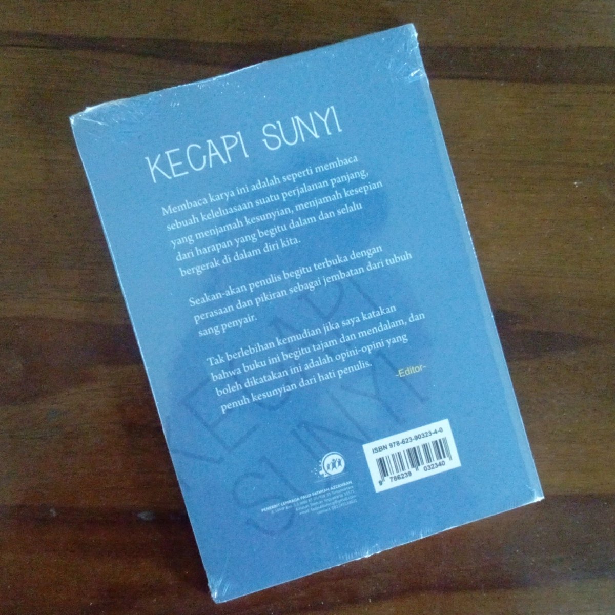 amachuure's tweet photo. Puluhan puisi karya Urip Widodo dipertemukan dengan ilustrasi melankolis karya Hibiscus Sabdaning Ratri terangkum dalam buku kumpulan puisi Kecapi Sunyi, tersedia di Tokopedia Amachuure.

#amachuure #buku #puisi #poem #poet #poetry #poetic #bukupuisi #jualbukupuisi #kecapisunyi https://t.co/TTNtutm0Hp