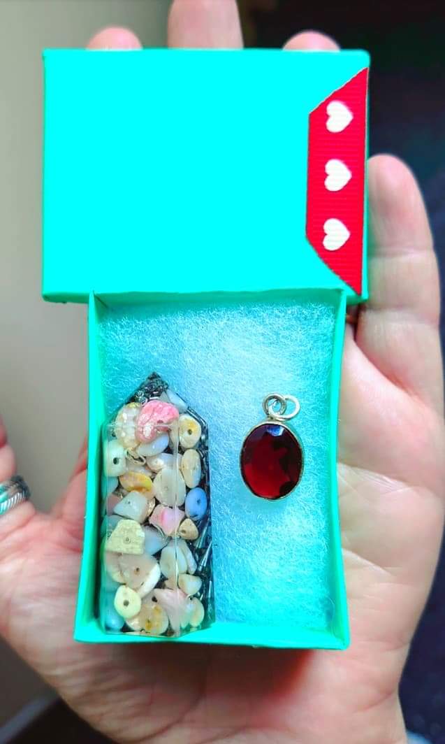AmazingCrystal9's tweet photo. Gift sets for Valentine day, Birthday, Anniversary, Christmas...etc ...
If you want to buy one, please write to me!
If you want a unique gift set, just write to me and I will make it for you. ☺️ #amazingcrystaljewelry https://t.co/evJgmJ8xZX