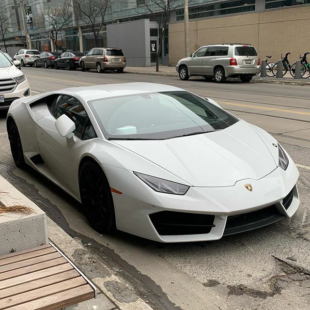 CarMeetCanada's tweet photo. Lamborghini #lambo #lamborghini #cars #carmeet #carmeetcanada #carsofinstagram #instacars #toronto #ryerson #downtown #hellokitty #wheels #richlifestyle #fastcars #sportscar https://t.co/UnXnlk6w4F https://t.co/W0lO3W3jOg