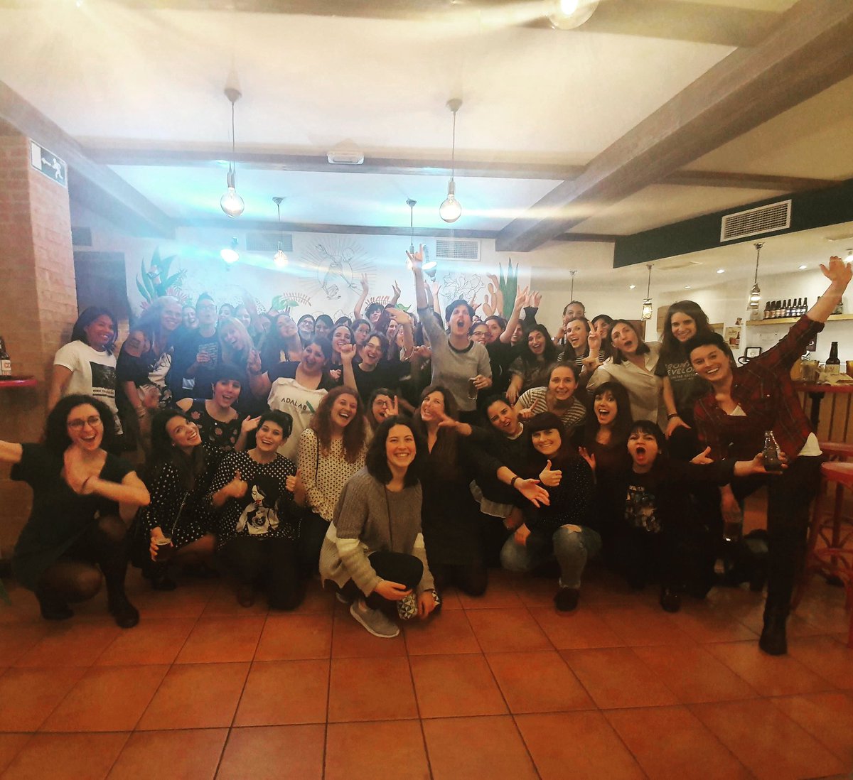 Estamos emocionadas porque ayer nuestras alumnas organizaron el primer encuentro intergeneracional de #Adalabers para juntarse, conocerse y seguir haciendo comunidad. ¿No os parece algo precioso? 😍