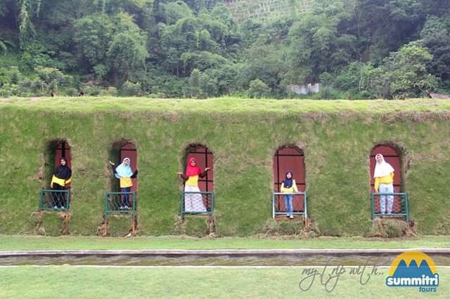 summitri's tweet photo. The 5th, TPQ RAUDHATUL 'ULUUM. GDC Gardenia DEPOK.
Great Asia Africa - Saung Angklung Udjo.
Bandung, 1 Febrauri 2020
#summitri #summitritours #tour #tours #lembang #greatasiaafrika #greatasiaafrikabandung #greatasiaafrikalembang #bandungtour2020 https://t.co/EGzDNVz5EB