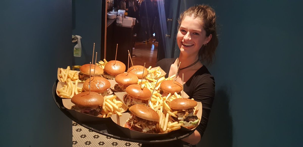 TheBridge1859's tweet image. Here we go again round 2....  
Ireland VS Wales
2 Tickets to the game
4 Pints of @Heineken_IE 
2 Match Day Burgers  
1 #MatchDaySorted 
Follow &amp;amp; RT for a chance to win thebridge1859.ie 
Winner announced lunch time this Friday! #IrevWal  💚