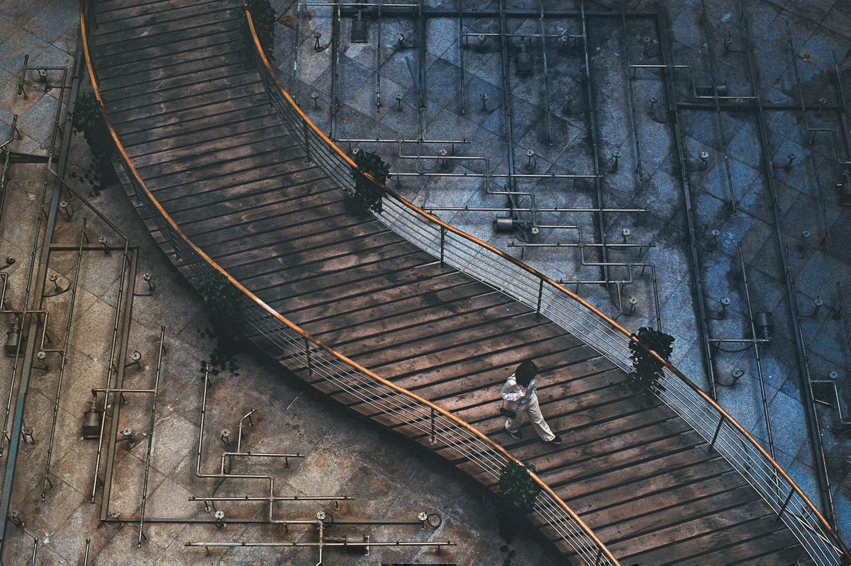 persehkofficial's tweet photo. Finding a way to live.

📸 @stephen_perse
✁---------------------------------------------
#persehk #howtobealive #life #lifestyle #cold #winter #dystopia #warmtones #mood #city #film #landscapephotography #moodylandscapes #moodytones #moodyedits #camera #filmgrain #hkindie #music https://t.co/Ez9CqKUuex