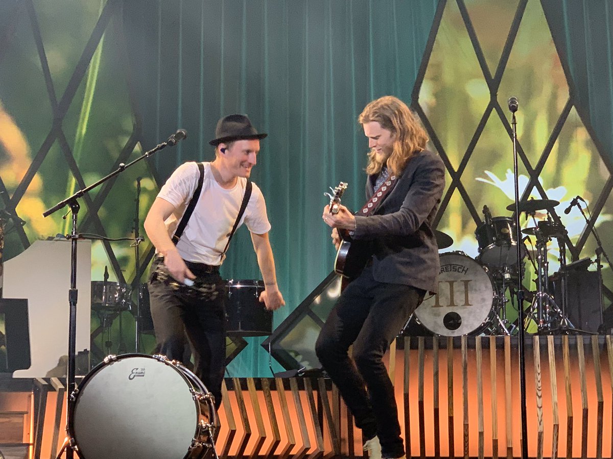 tom_clark1's tweet photo. @hambinooo @jeremiahfraites I was there, too, @hambinooo   Wish I had bumped into you!  What an amazing show @jeremiahfraites  The entire band is so talented, it is inspiring. https://t.co/jL1AwkBMrE
