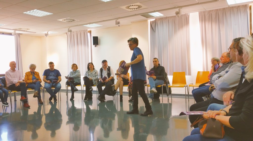 Zinqueta's tweet photo. En #Garrapinillos con Mercedes , candidata a #Alcaldesa de su #BarrioRural
Compañera de @PodemosEquoZgz y peleona como pocas en la @RAPAAragon
Nos ha expuesto soluciones para los problemas de 🚌🚗💡👨🏻🏫 ...
#Sisepuede con #Mercedes https://t.co/o1GjF5WWH2