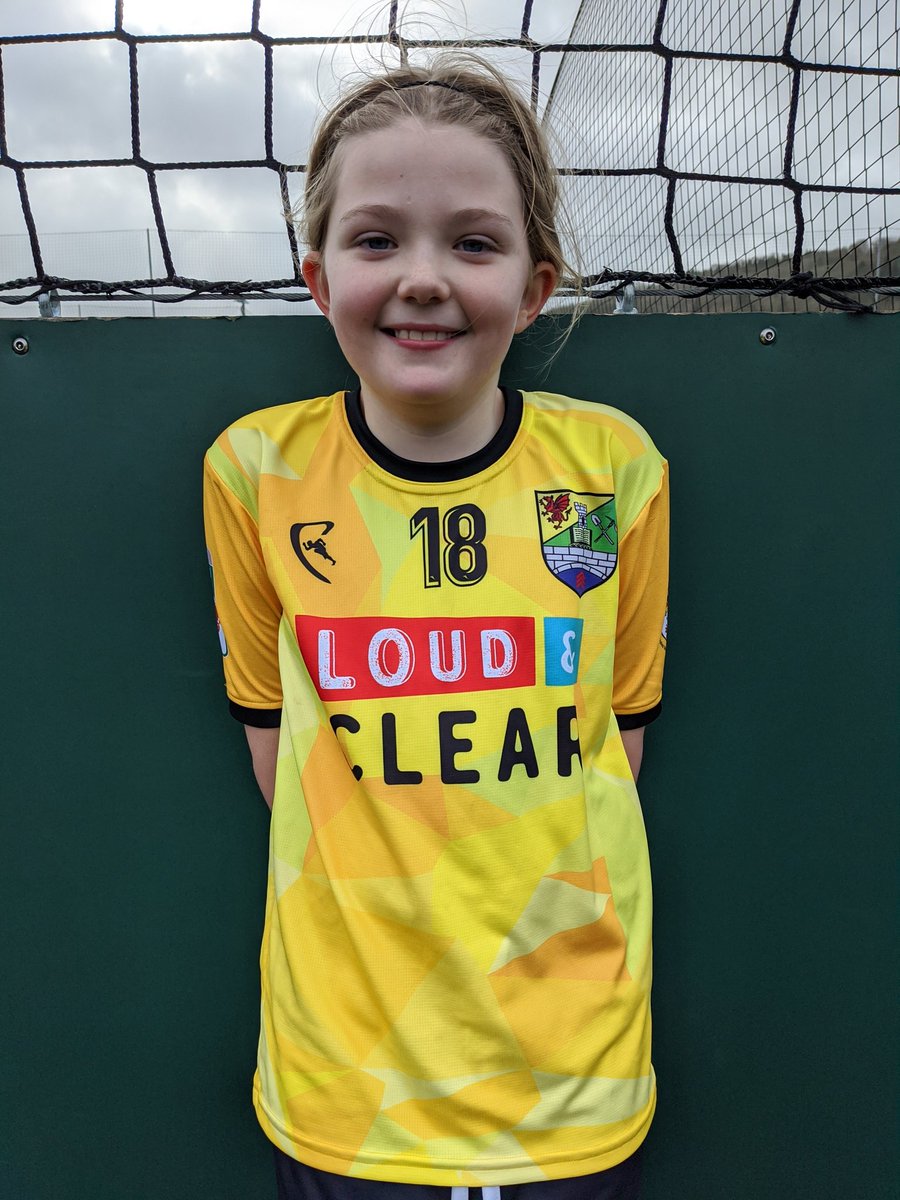 CantonLiberalJS's tweet photo. Our u9s โซs POD was our goalscorer of the only goal they managed to score today and what was Lottie ๐
Well done to all the girls who took part for both ๐กs and โซs ๐๐๐
#wearecanton #girlscanplay #SundayFunday https://t.co/eUXxgukItS