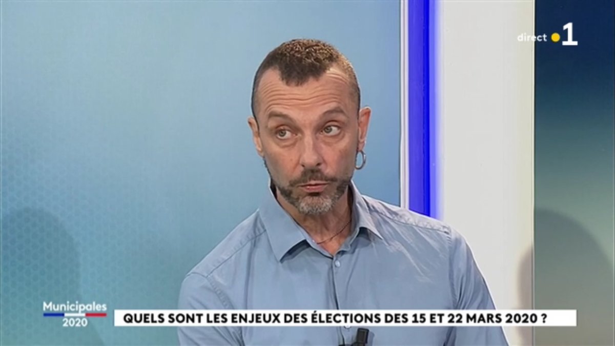 ChinoisLyk's tweet photo. Son équipe com l'a prévenu, qu'il a perdu une boucle d'oreille ?
#Runvote https://t.co/kJch7x6SDT