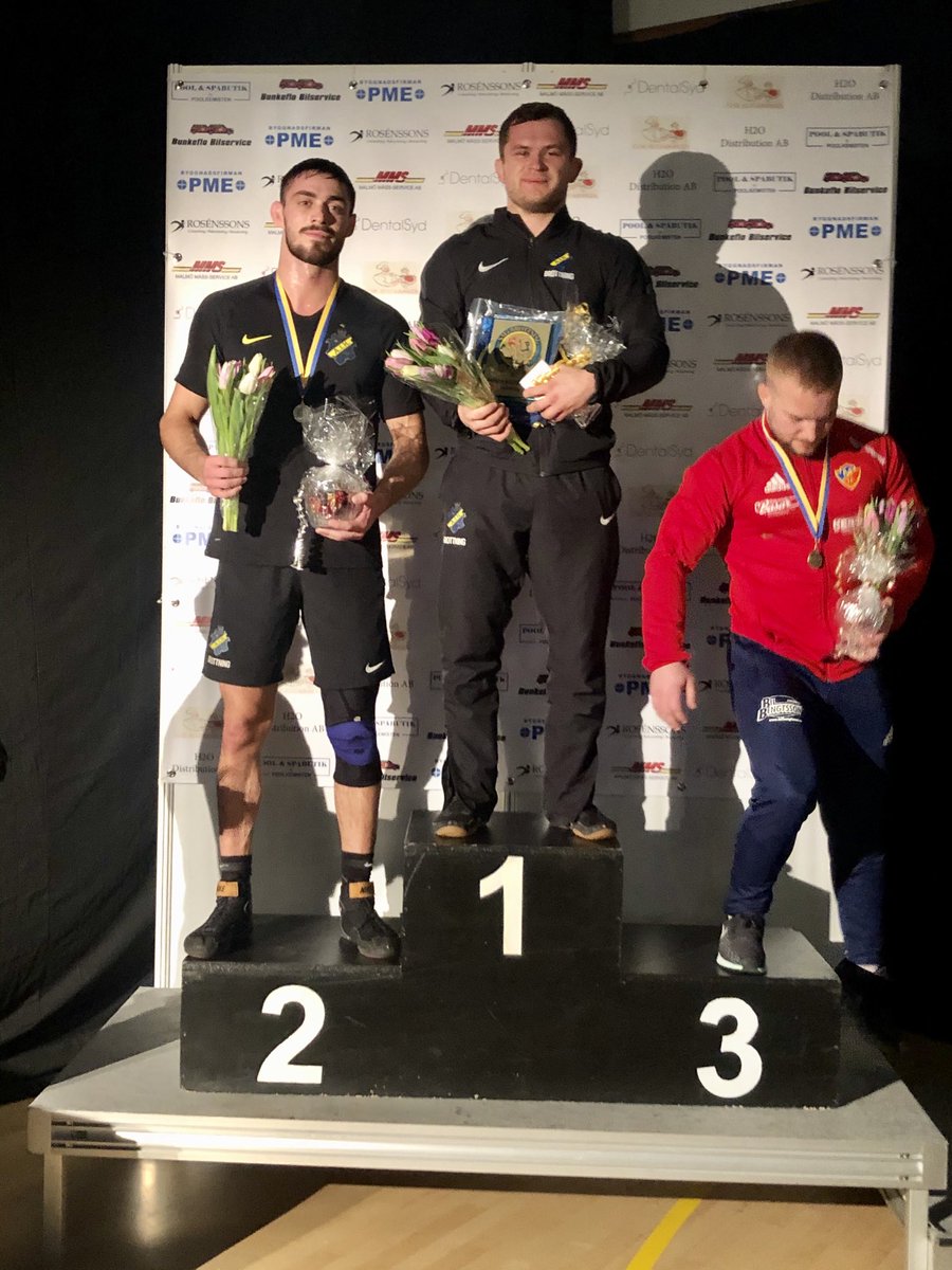 Så avslutar vi dagen med ett guld och ett silver 🤼‍♂️🥇🥈 ⁦<a href="/AIKBrottning/">AIK Brottning</a>⁩