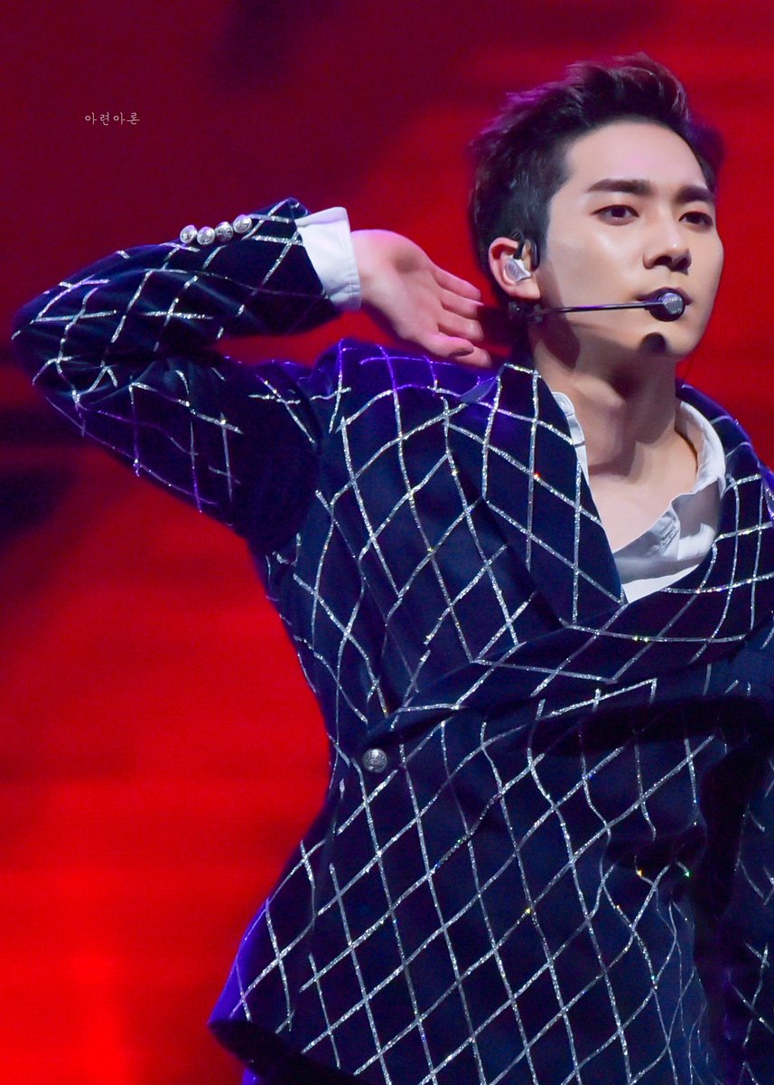 AryounAron's tweet photo. 20200130 서울가요대상
좋다

#뉴이스트 #NUEST #ARON #아론 #곽아론 https://t.co/t2kwUw8JhQ