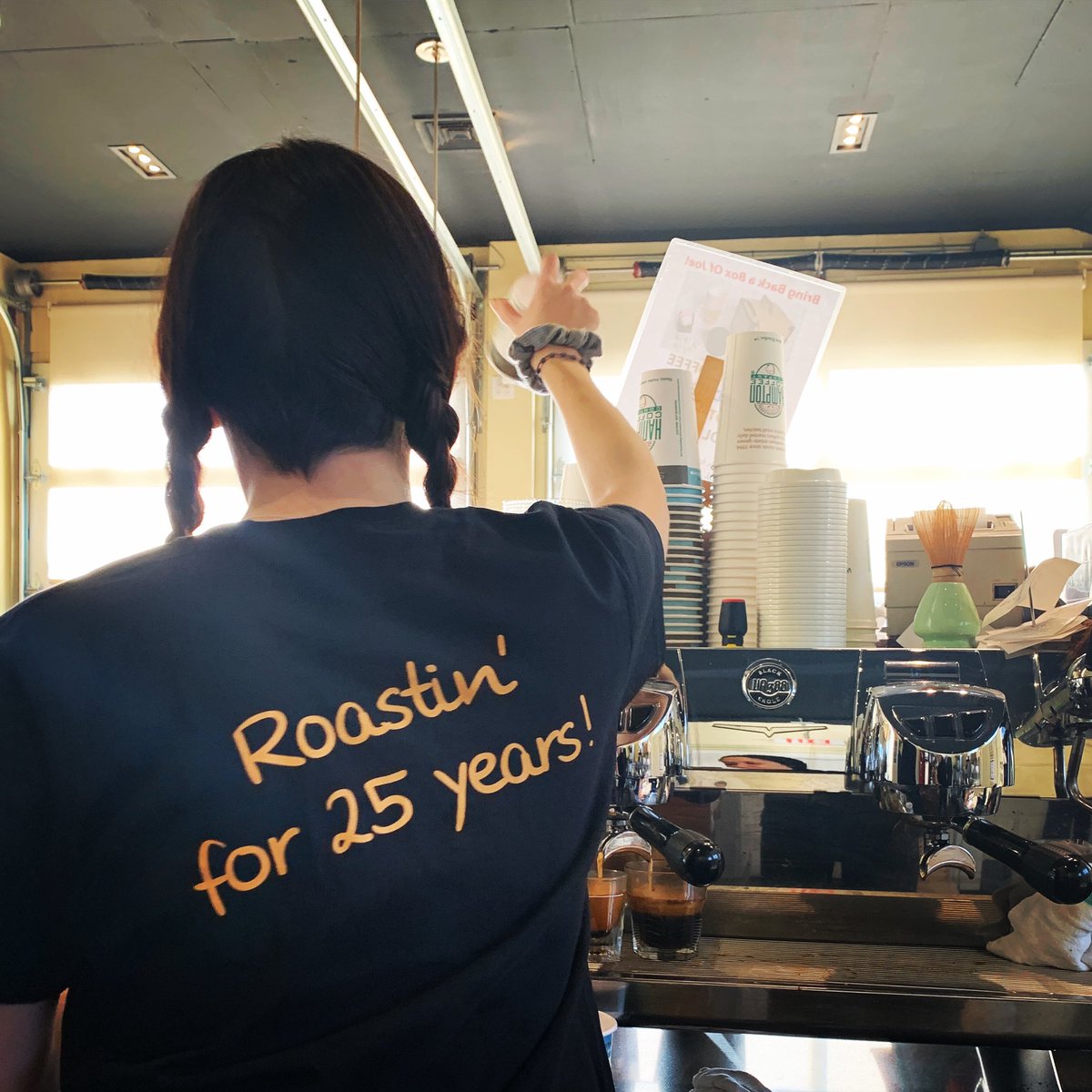 hamptoncoffee's tweet image. We’ve been Roastin’ for 25 years! Our 25th Anniversary Celebrations aren’t over yet. Be on the look out for a special sweepstakes announcement tomorrow! 2️⃣5️⃣☕️🙏🏻
#CoffeeTalk #Anniversary #Sweepstakes