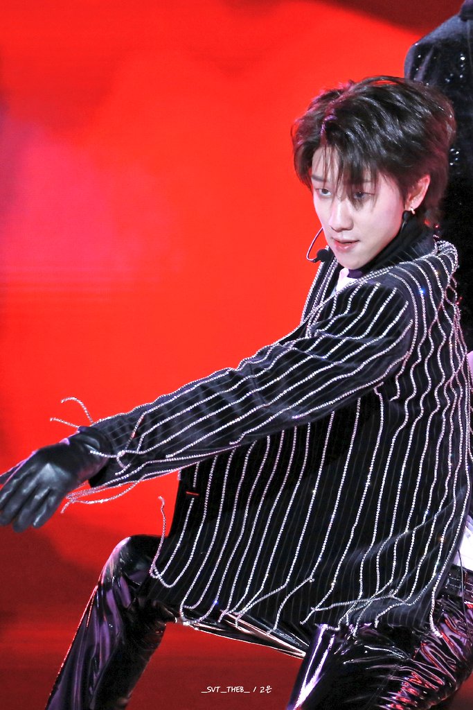 _SVT_THE8_'s tweet photo. ☞191231 가요대제전 전야제_디에잇

🤤

#Seventeen #세븐틴 #디에잇 #서명호 #명호 #쉬밍하오 #Xuminghao #THE8 #직찍 #직캠
#가요대제전 #MBC #롯데월드타워 #전야제 https://t.co/V3KLKHnM31