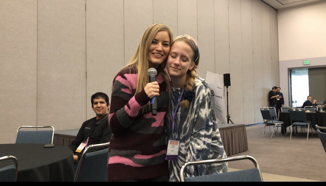 emilysousaa's tweet photo. “distance means nothing when someone means everything” thank you for the greatest weekend @ijustine 💗 it’s a time that i will never forget <33 https://t.co/ONSlTJGADo