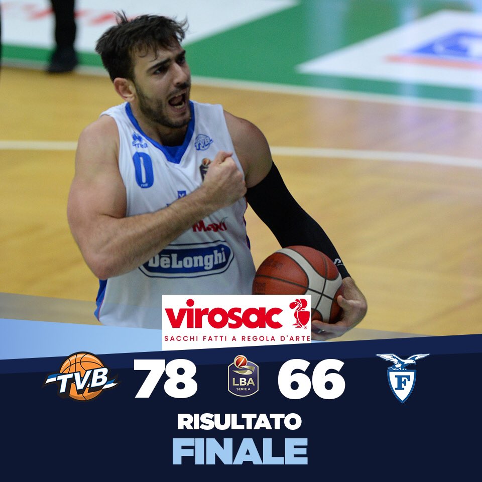treviso_basket's tweet photo. BOOOMMM

➡️🏀 De’Longhi Treviso: Nikolic 10 (1/2, 2/4), Logan 11 (1/4, 2/6), Almeida 10 (2/7, 2/7), Parks 11 (2/4, 2/5), Fotu 16 (5/8 da 2); Tessitori 18 (8/11, 0/2), Alviti (0/1 da 3), Imbrò 2 (0/1 da 3), Chillo (0/1 da 3), Uglietti (0/1 da 2)
⚪️🔵 #iosonoTVB https://t.co/gHoFA5y2ty