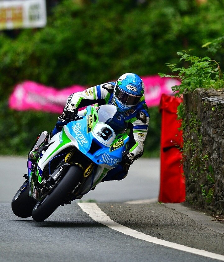 loveroadraces's tweet photo. @deanharrisonTT through Union Mills at SeniorTT2017. Credits to Richard Dawson #LoveRoadRaces #RoadRace
#TTRaceFans #Motorsport #Superbike #LoveTT #IsleOfManTT #IoMTT #Iomtt2017 #DeanHarrison #SiliconeEngineering #Kawasakizx10r #Kawasaki #zx10r #RichardDawson https://t.co/aFAsK6GjYD