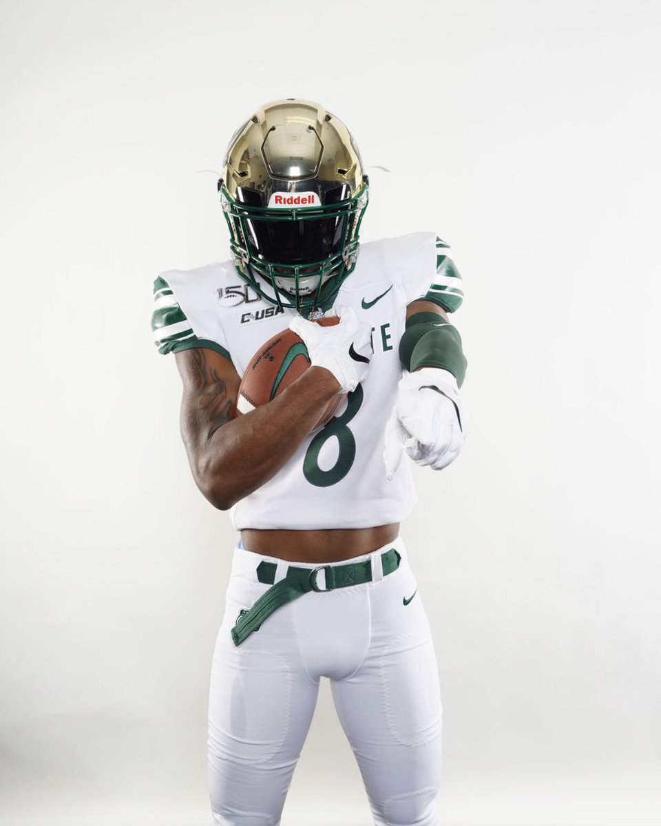 zaytj_'s tweet photo. Great day at Unc Charlotte yesterday💚🖤
@MoHard20 @Coach_heals https://t.co/i5jrwzUnDX