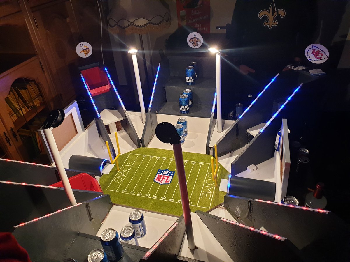 lidesa90's tweet photo. Gleich wird der #snackdome gefüllt, wir freuen uns!
@Icke41 @IckeKritiker @volkerschenk26 @dokai1612 @CSpengemann @EsumePatrick @MikeLS91 @Tobbi_81 @BjoernWerner @MattisOb @RomanMotzkus @stecker_jan @MorawUwe @ProSieben @ransport @ranNFL_ @SuperBowl @NFLonFOX @vermuellert https://t.co/AC1bthJEoX